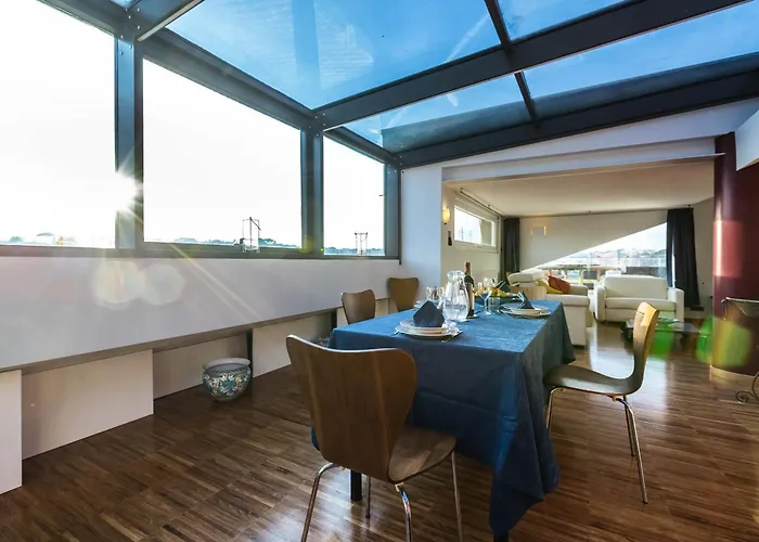 Spacious Penthouse With St Peter View Apartment *