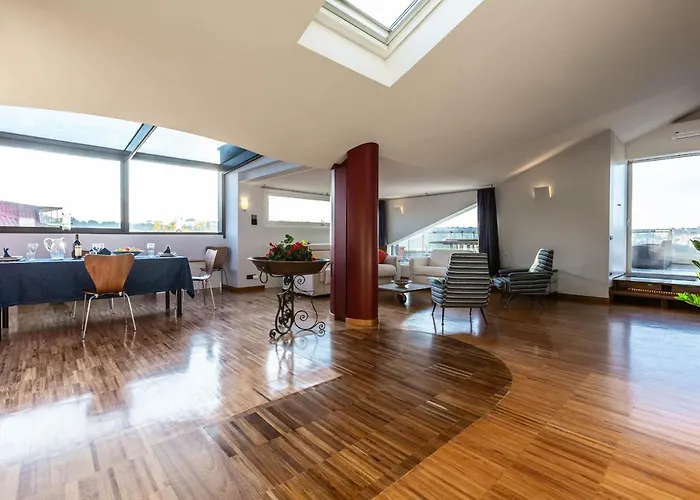 Spacious Penthouse With St Peter View Rom