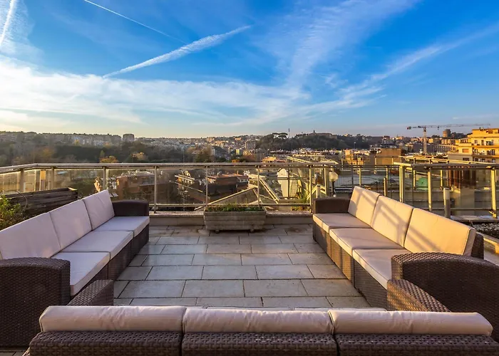Spacious Penthouse With St Peter View Apartment *