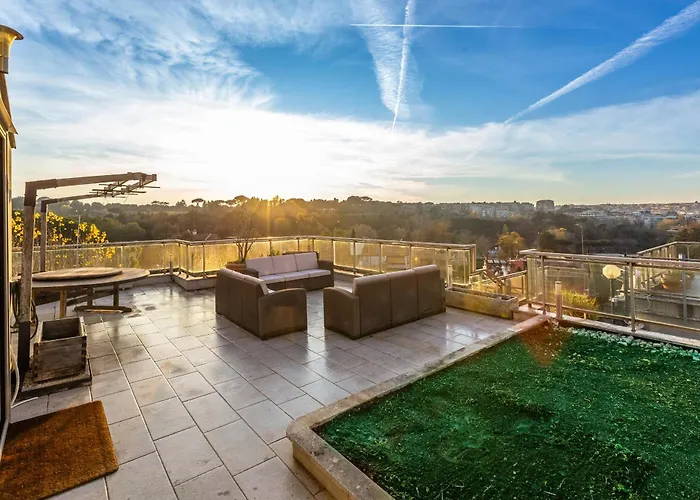 Apartment Spacious Penthouse With St Peter View